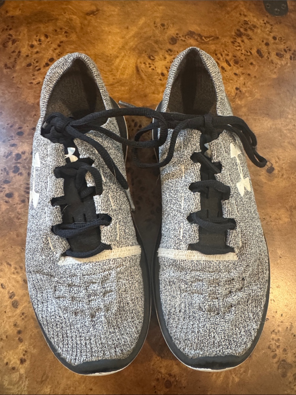 Under Armour women’s Knit Athletic Trainers - Gray & Black Sz 7